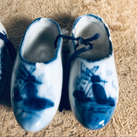Vintage Clogs Dutch Holland Blue White Miniature Ceramic Windmill Shoes - Picture 3 of 9